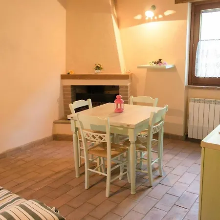 Agriturismo Pompagnano Κατάλυμα σε φάρμα *